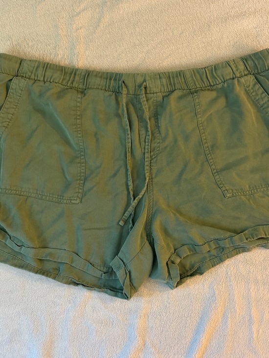 GAP Pants - GAP Green Elastic Waist Drawstring Athletic Shorts
